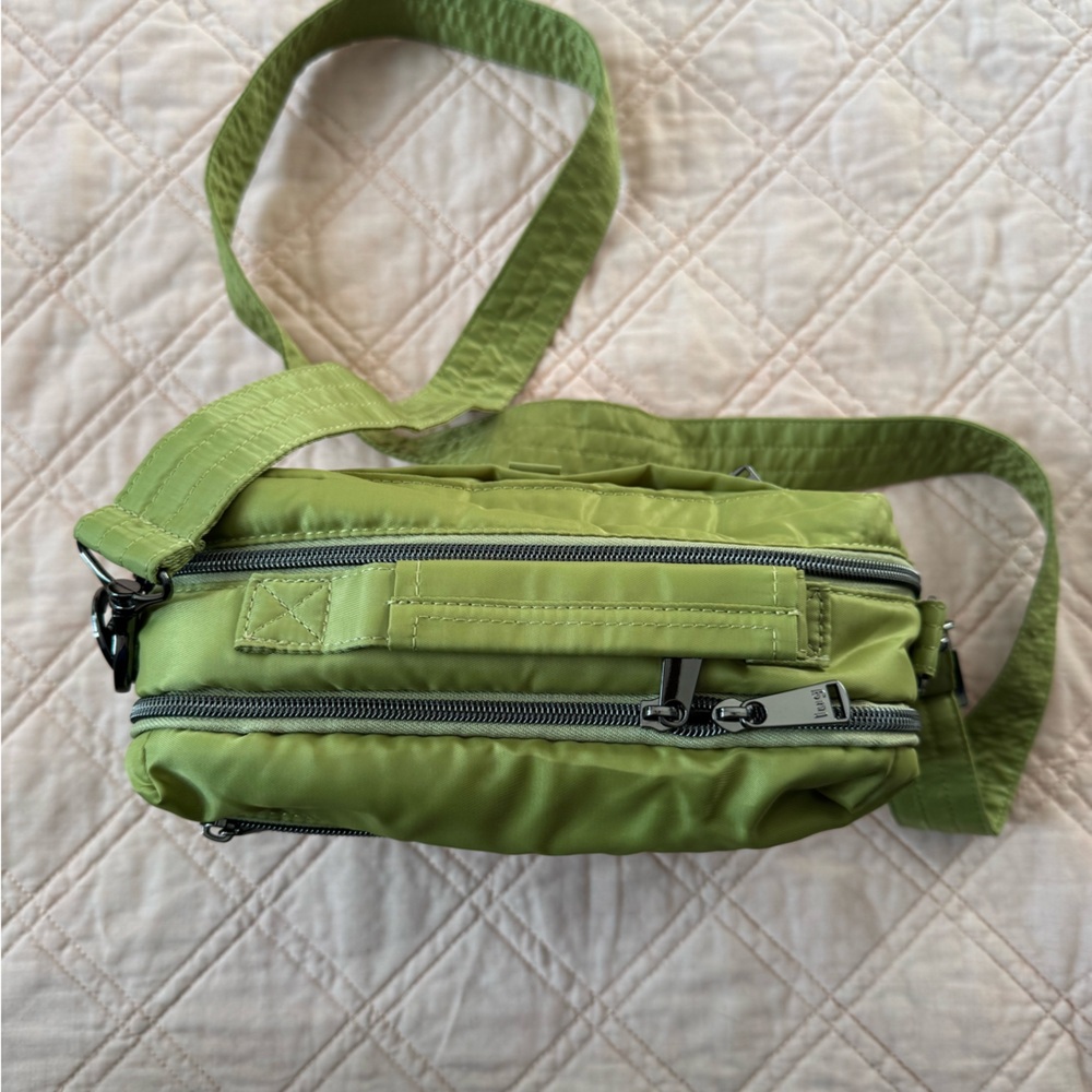 Lug Green Quilted Crossbody Bag - Picture 2 of 4